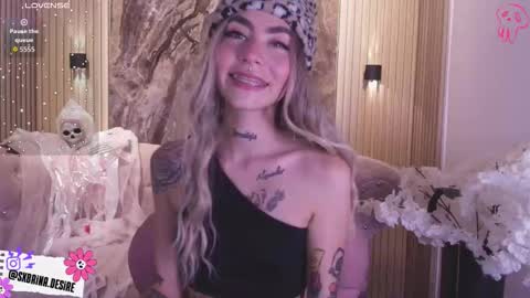 Snapshot of _sabrinaa_1 chatting on 10/27/25, 08:24 Sabrina online show from 10/27/25, 08:24