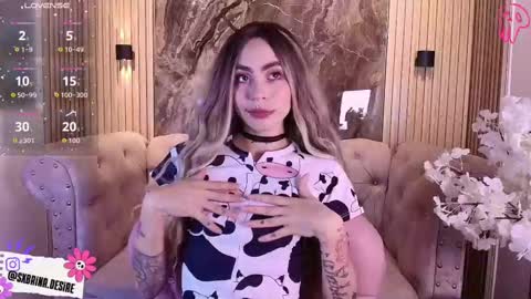 Snapshot of _sabrinaa_1 chatting on 11/18/25, 08:35 Sabrina online show from 11/18/25, 08:35