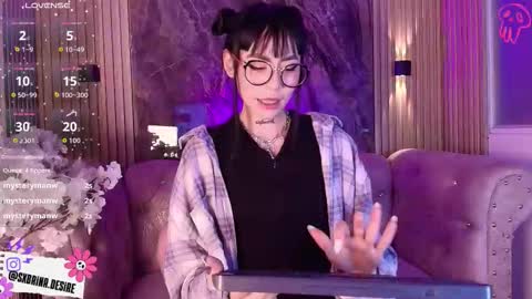 Snapshot of _sabrinaa_1 chatting on 12/02/25, 08:48 Sabrina online show from 12/02/25, 08:48