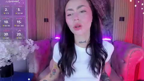 Snapshot of _sabrinaa_1 chatting on 06/20/26, 08:11 Sabrina online show from 06/20/26, 08:11