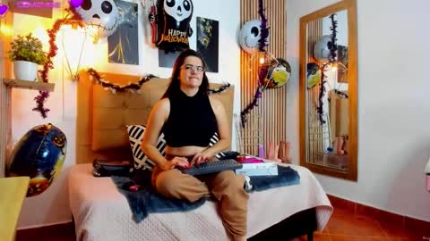 SAMANTHA FOX online show from 10/19/25, 10:49