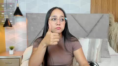 Snapshot of _sammy_fit chatting on 11/14/25, 12:48 Antonella online show from 11/14/25, 12:48