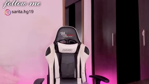 Snapshot of _sara_hernandez chatting on 01/14/25, 01:15 Sara  intagram online show from 01/14/25, 01:15