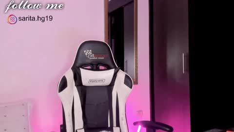 Snapshot of _sara_hernandez chatting on 01/14/25, 06:24 Sara  intagram online show from 01/14/25, 06:24