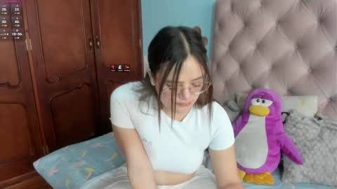 Sarah online show from 01/23/25, 02:17