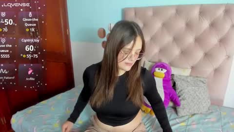 Sarah online show from 02/18/25, 01:44