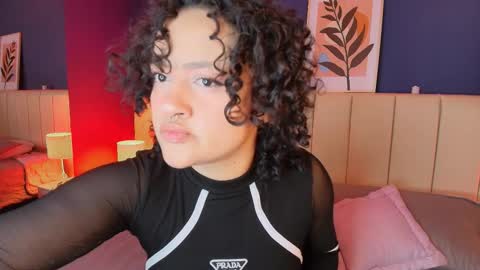 Snapshot of _sarahrose chatting on 12/16/25, 03:00 Sara online show from 12/16/25, 03:00