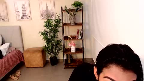 Snapshot of _sassy_girl chatting on 02/14/25, 07:02 Sassy Girl online show from 02/14/25, 07:02