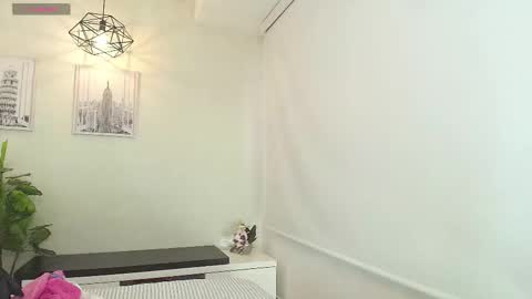 Snapshot of _sassy_girl chatting on 09/10/25, 06:19 Sassy Girl online show from 09/10/25, 06:19