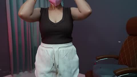 Snapshot of _savy_ chatting on 05/27/26, 07:27 Savreen online show from 05/27/26, 07:27