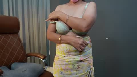Snapshot of _savy_ chatting on 07/01/26, 07:32 Savreen online show from 07/01/26, 07:32