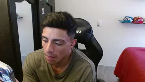 Snapshot of _schnnneider_ chatting on 11/24/25, 05:12 SCHNEIDER online show from 11/24/25, 05:12