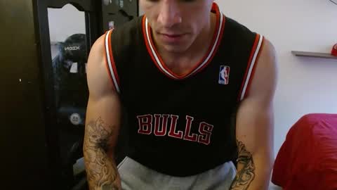 Snapshot of _schnnneider_ chatting on 11/28/25, 08:44 SCHNEIDER online show from 11/28/25, 08:44