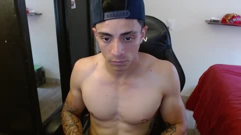 Snapshot of _schnnneider_ chatting on 11/29/25, 05:27 SCHNEIDER online show from 11/29/25, 05:27