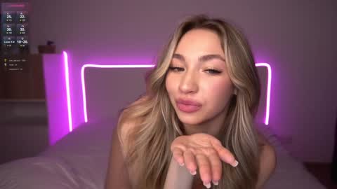 Snapshot of _secretdesire chatting on 01/14/25, 09:30 Kat online show from 01/14/25, 09:30