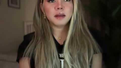 Snapshot of _seductive_jane chatting on 03/25/26, 04:57 ENAJ online show from 03/25/26, 04:57