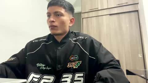 Juan Pablo-independent model online show from 02/10/25, 04:30