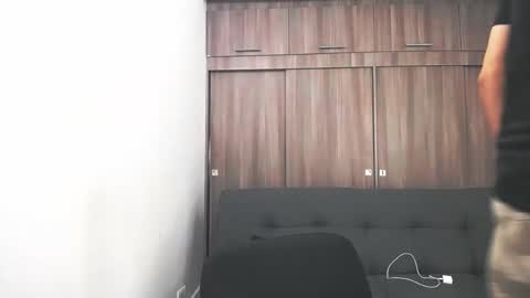 Juan Pablo-independent model online show from 09/25/25, 10:46