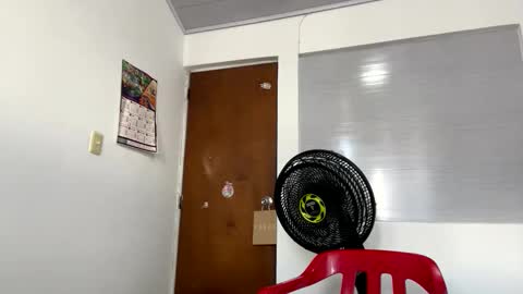 Juan Pablo-independent model online show from 10/14/25, 05:14