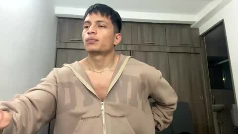 Juan Pablo-independent model online show from 02/03/26, 03:04