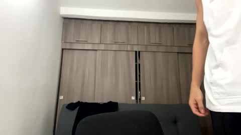 Juan Pablo-independent model online show from 02/21/26, 04:02