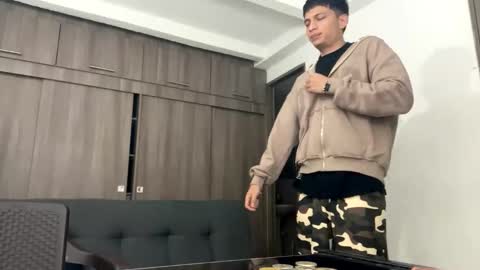 Juan Pablo-independent model online show from 03/10/26, 02:49