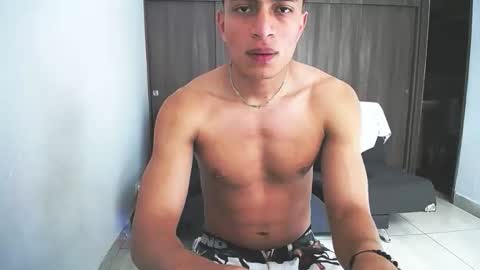 Juan Pablo-independent model online show from 03/31/26, 08:20