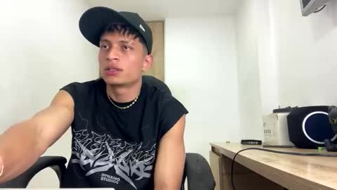 Snapshot of _sexy_jack chatting on 05/12/26, 01:47 Juan Pablo-independent model online show from 05/12/26, 01:47