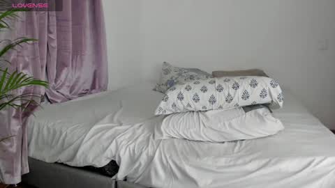 Snapshot of _sexy_star_ chatting on 03/12/25, 03:57 E T H A N S T A R online show from 03/12/25, 03:57