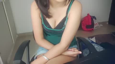 Snapshot of _shalini_0 chatting on 10/09/25, 02:20 _shalini_0 online show from 10/09/25, 02:20