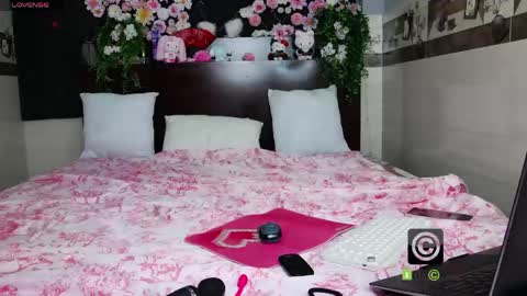 _skitlstrynka_ online show from 06/02/26, 10:06