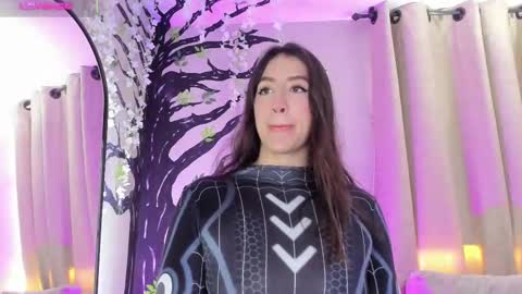    640  200   online show from 11/13/25, 06:40