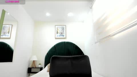 Snapshot of _sofia_cruz chatting on 04/17/26, 07:17 640 200 online show from 04/17/26, 07:17