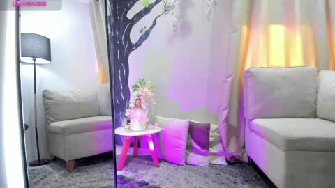 Snapshot of _sofia_cruz chatting on 04/28/26, 07:52 640 200 online show from 04/28/26, 07:52