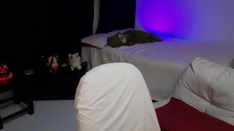 Sofia online show from 02/13/25, 02:01