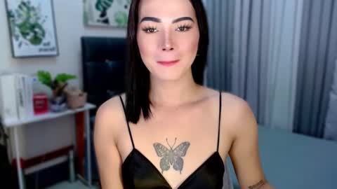 _sophie_69 online show from 11/17/25, 10:43