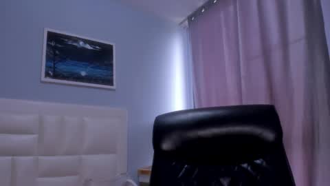 sophie online show from 03/06/25, 07:43
