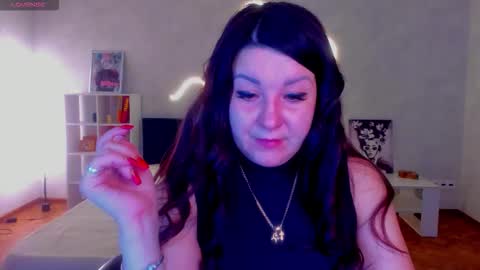 Snapshot of _still_her chatting on 11/26/25, 01:06 Erica online show from 11/26/25, 01:06