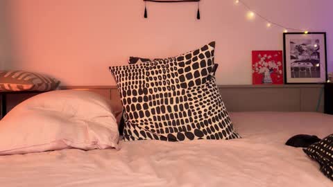 Snapshot of _swaa chatting on 11/18/25, 06:01 Ann online show from 11/18/25, 06:01