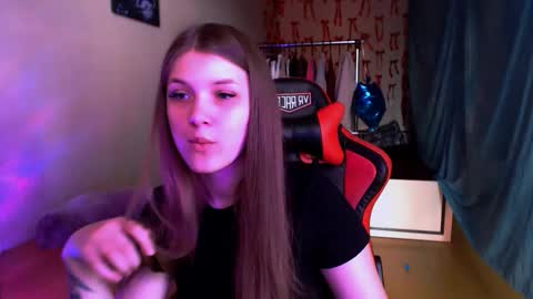 Mari online show from 03/25/26, 11:05