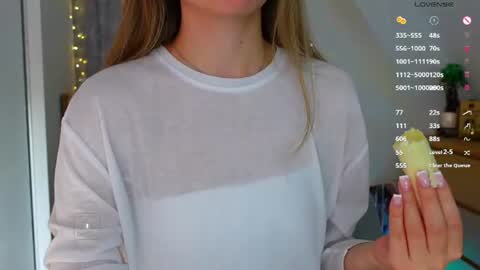 Snapshot of _sweetcams_ chatting on 06/25/26, 03:05 Dasha online show from 06/25/26, 03:05