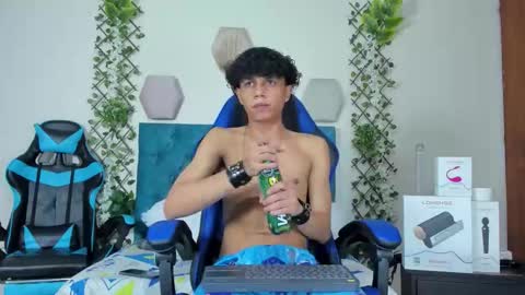 Snapshot of _taylor_black chatting on 10/17/25, 10:56 Taylor online show from 10/17/25, 10:56