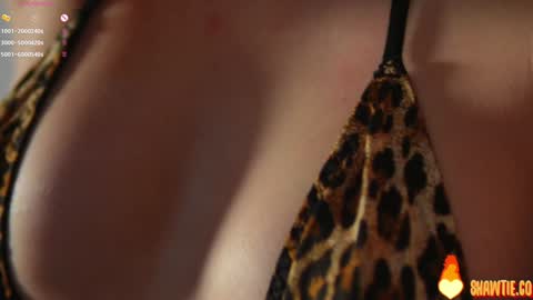 Snapshot of _taylor_swift chatting on 09/19/25, 01:23 Taylor online show from 09/19/25, 01:23