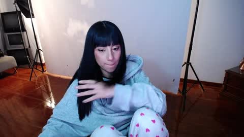 Snapshot of _the_dark_side_of_the_moon_ chatting on 01/23/25, 04:30 _the_dark_side_of_the_moon_ online show from 01/23/25, 04:30