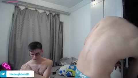 Snapshot of _the_neighbors chatting on 03/03/25, 02:58 Scot y Patrick online show from 03/03/25, 02:58