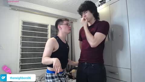 Snapshot of _the_neighbors chatting on 03/11/25, 01:37 Scot y Patrick online show from 03/11/25, 01:37