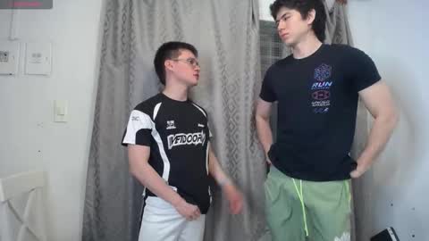 Snapshot of _the_neighbors chatting on 10/21/25, 12:44 Scot y Patrick online show from 10/21/25, 12:44