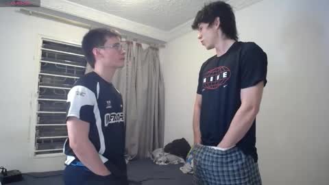 Snapshot of _the_neighbors chatting on 11/13/25, 11:58 Scot y Patrick online show from 11/13/25, 11:58