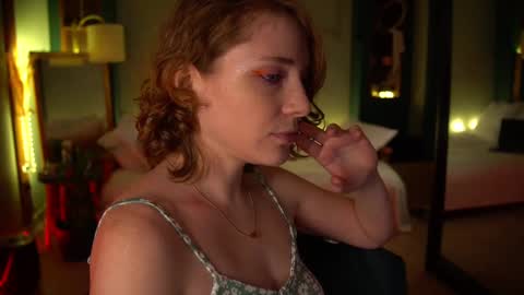 Snapshot of _the_sun_ chatting on 02/27/25, 10:09 Evi online show from 02/27/25, 10:09