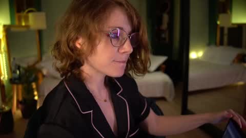 Snapshot of _the_sun_ chatting on 02/28/25, 10:06 Evi online show from 02/28/25, 10:06